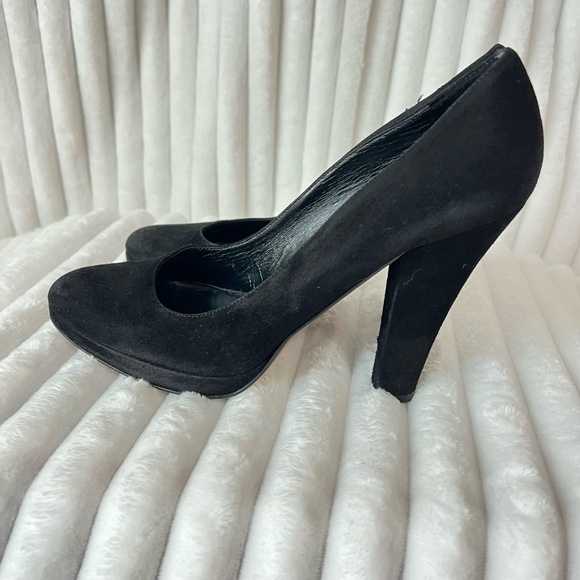 Michael Kors Suede Black 4 1/2 " Heel + 1/2 " Plato Pumps Size 8 1/2 - Picture 3 of 12
